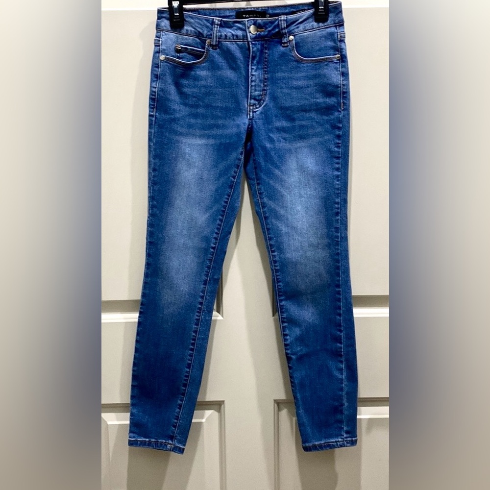 Tahari Chloe Fit Solution Skinny Medium Wash Denim Blue Jeans Size 2